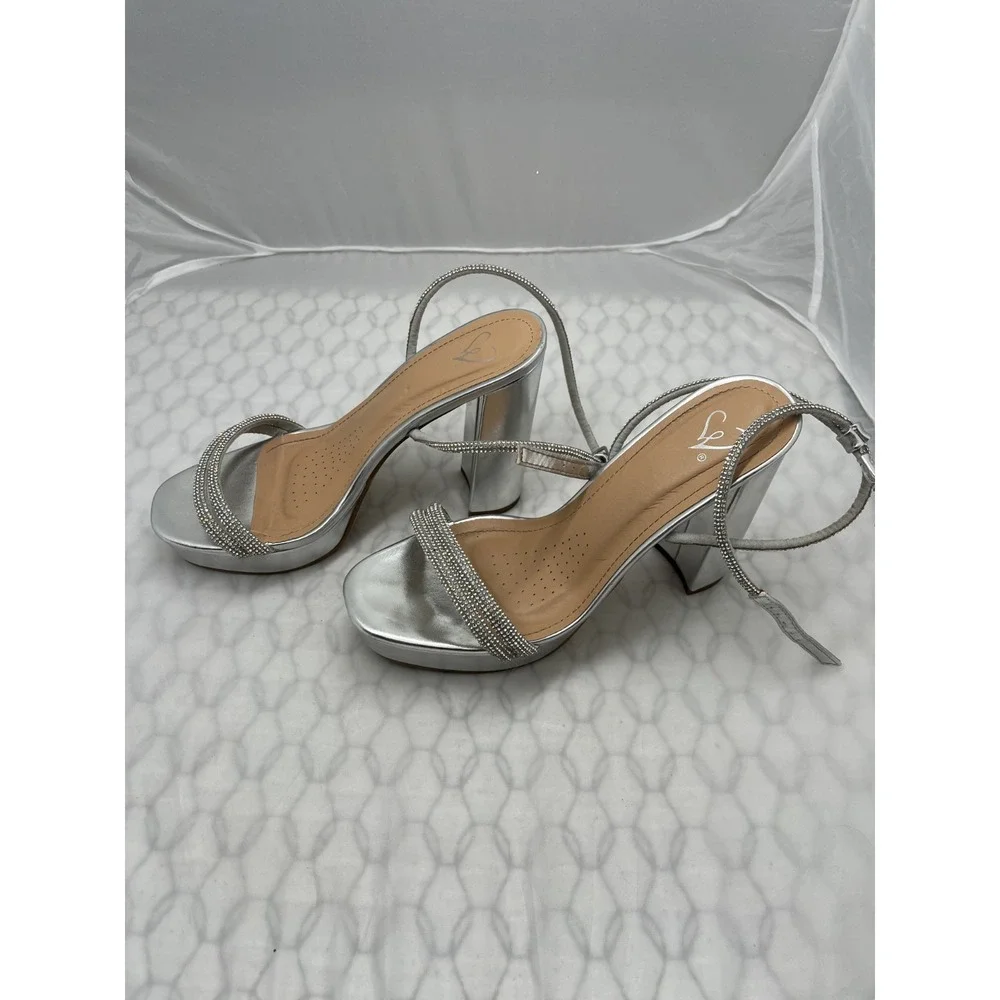 Windsor Chic Stunners Women's 9 Silver Metallic Rhinestone Platform Block Heels